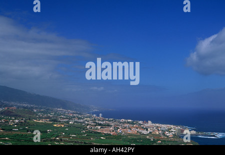 Blick auf Puerto De La Cruz und das Valle De La Orotava Teneriffa Kanaren Spanien Stockfoto