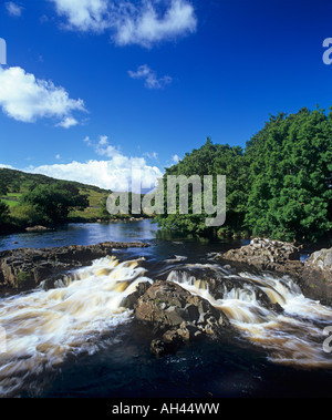 Ein Wasserfall auf dem River Tees zwischen Low und High Force Wasserfälle in Teesdale, County Durham Stockfoto