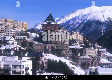 Badrutt s Palace Hotel Grand Hotel Kulm Hotel Carlton St. Moritz ich th Winter durch Oberengadin Schweiz Europa Stockfoto