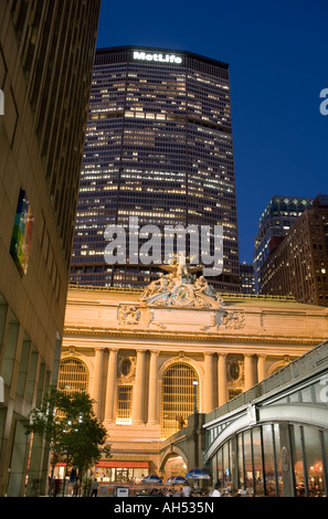 PERSHING SQUARE CAFÉS GRAND CENTRAL TERMINAL (© WARREN & WETMORE 1913) FORTY SECOND STREET MANHATTAN NEW YORK CITY USA Stockfoto