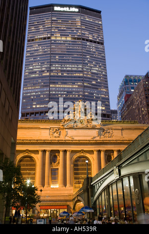 PERSHING SQUARE CAFÉS GRAND CENTRAL TERMINAL (© WARREN & WETMORE 1913) FORTY SECOND STREET MANHATTAN NEW YORK CITY USA Stockfoto