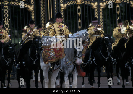 Teil der Prozession über die Mall London Vereinigtes Königreich feiert Jubiläum Stockfoto