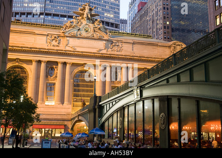 PERSHING SQUARE CAFÉS GRAND CENTRAL TERMINAL (© WARREN & WETMORE 1913) FORTY SECOND STREET MANHATTAN NEW YORK CITY USA Stockfoto