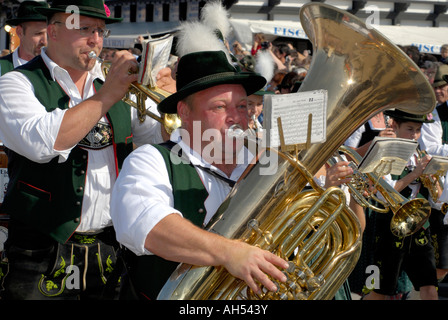 Bayerische Blaskapelle auf dem Oktoberfest Stockfoto