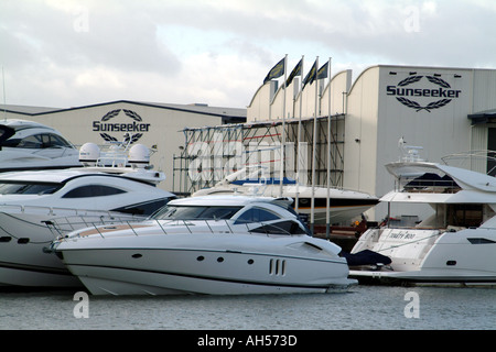 Sonnenanbeter Boot Erbauer Poole Harbour Dorset England UK Stockfoto