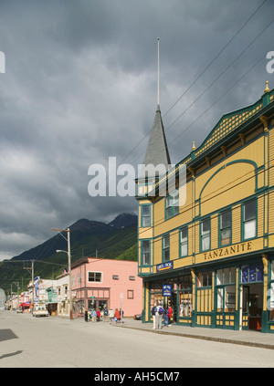 Geschäfte am Broadway St der Hauptstraße in Skagway Alaska USA Stockfoto