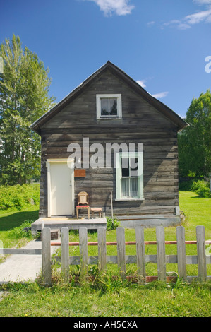 Ein altes Blockhaus in einem Dorf namens Hope Kenai-Halbinsel Alaska USA Stockfoto