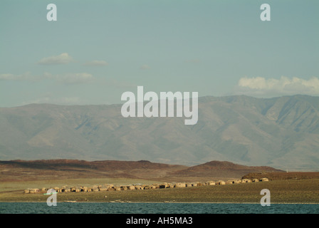 El Molo Dorf an den Ufern des Lake Turkana. Sie sind der kleinste Stamm in Kenia. Nord-Kenia, Ostafrika Stockfoto