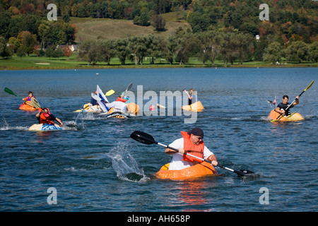 Riesigen Kürbis Regatta am Pumpkinfest 2007 Cooperstown New York Stockfoto