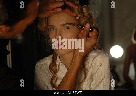 Modelle Kundschaften backstage bei Tuleh Frühjahr 2008 Fashion show während der New York Fashion Week Stockfoto