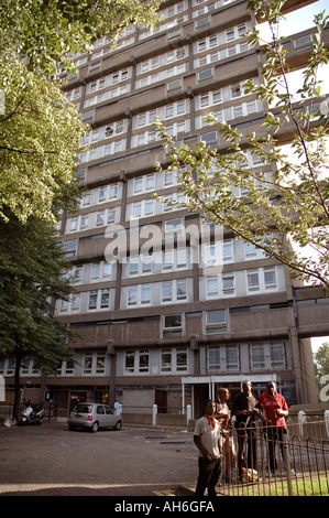 Rat Haus Stände mit den Mietern im Innenstadtbereich von West-London. Stockfoto