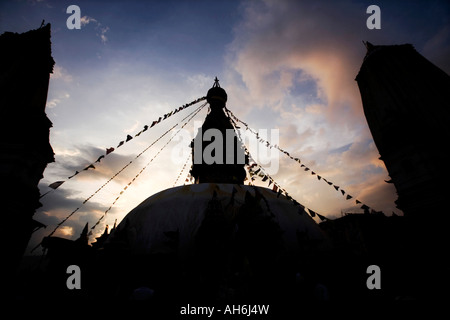 Silhouette von Swayambhunath Stupa. Kathmandu, Nepal Stockfoto