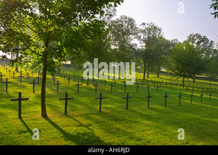 WW1 Deutscher Soldatenfriedhof im Reichswehrministerium, der Somme Picardie, Frankreich Stockfoto