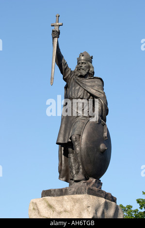 Statue von König Alfred dem großen an der Winchester Hampshire in England; geformt durch Sir Hamo Thornycroft & im September 1901 enthüllt Stockfoto