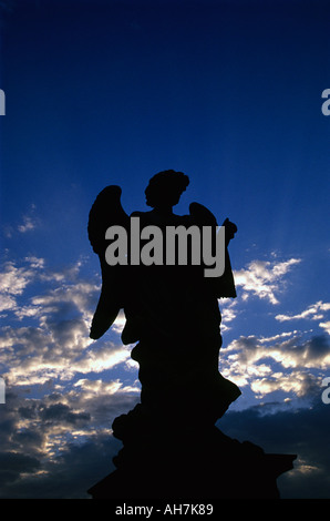 Statue eines Heiligen, Ponte Sant in Rom, Italien Stockfoto