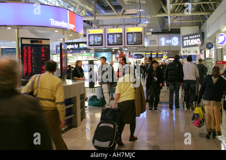 Flughafen Heathrow Terminal 4 London UK Stockfoto