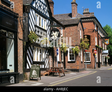 KNUTSFORD CHESHIRE England UK Juni das Hotel Engel in der attraktiven Stadt mit engen Gassen und schwarzen und weißen Gebäude Stockfoto