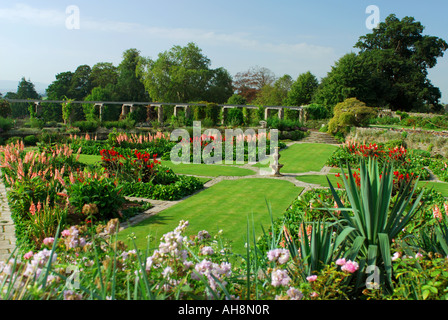 Georgisch, viktorianischen und edwardianischen Gartenarbeit kommt zusammen in den kürzlich renovierten Gärten von Hestercombe in Somerset Stockfoto