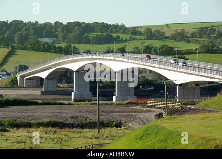 Neue Taw Straßenbrücke gebaut, um Staus in der nahe gelegenen Stadt Barnstable in Devon zu entlasten Stockfoto
