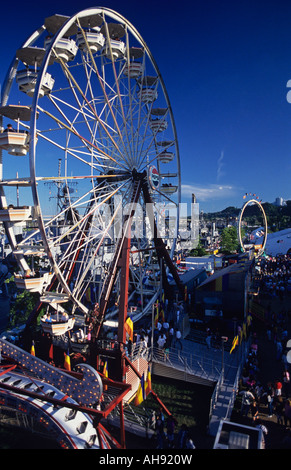 Retro Image von Portland Rose Festival entlang der Willamette River Riesenrad Portland Oregon, USA Stockfoto