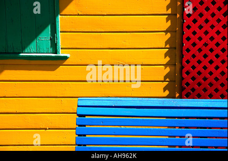 Farbige Detail, Holzstruktur und Abstrtact Formen an Caminito Straße Fassade, La Boca, Buenos Aires Stockfoto