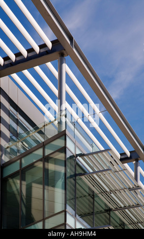 Architektonisches Detail - Gebäude 1000 - The Royals Business Park - Royal Albert Dock in London Stockfoto