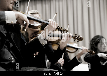 Musik klassische Algorithmus Violine Spieler Instrument Zeichenfolge Instrumentalist instrumental Orchester Symphonie tunes Musik-Theorie-Konzert Stockfoto