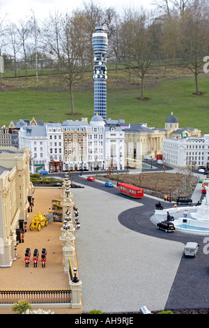 Modell des Buckingham Palace-Gebäude und Victoria Memorial in London Bereich Miniland im Legoland Stockfoto