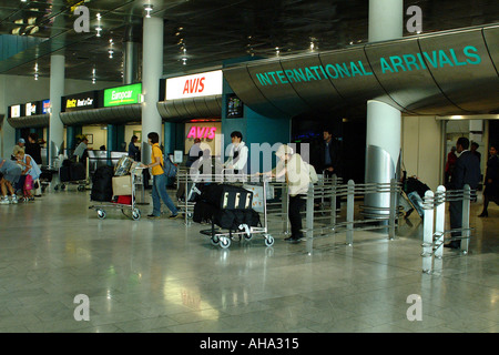 Cape Town Airport Ankunftshalle Auto mieten Büros in Südafrika Stockfoto