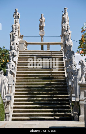 Anfang der 18c barocken Gärten des Bischofs (Jardim Paco Episcopal do) in Castelo Branco, Portugal. Statuen der Könige Linie den Garten Schritte Stockfoto