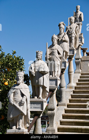 Anfang der 18c barocken Gärten des Bischofs (Jardim Paco Episcopal do) in Castelo Branco, Portugal. Statuen der Könige Linie den Garten Schritte Stockfoto