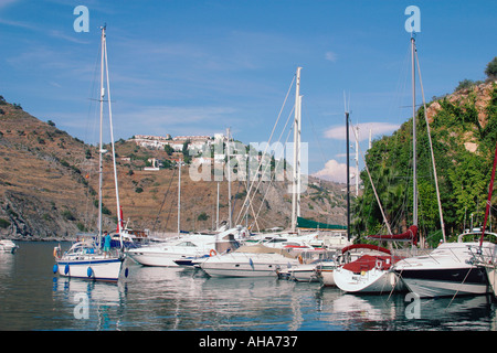 Almunecar Punta De La Mona Costa Tropical Granada Provinz Spanien Marina del Este Stockfoto