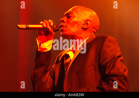 Faithless in Konzert Stockfoto