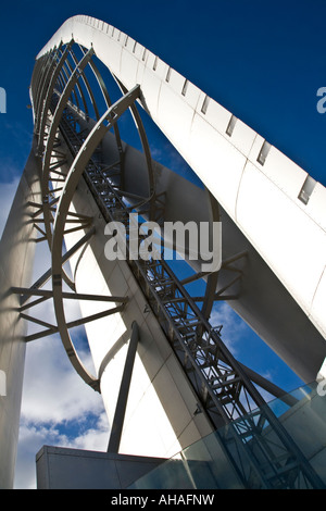 Nach oben auf das Skelett wie Struktur der Glasgow Tower, Glasgow, Schottland Stockfoto