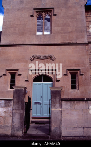 Ehemalige Schule in Wohnungen St Johns Road Bath Spa, Somerset, England UK umgewandelt Stockfoto