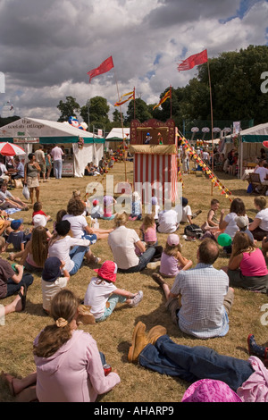 UK Hampshire Romsey Broadlands CLA Game Fair walisischen Dorf Tony James Punch and Judy show Stockfoto