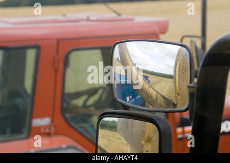 Außenspiegel Mähdrescher Wiltshire England UK Stockfoto