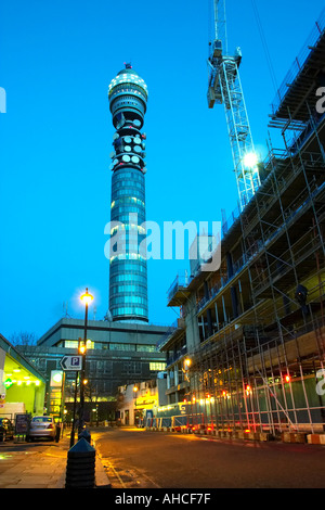 Dämmerung BT British Telecom Tower in London England Großbritannien Vereinigtes Königreich Großbritannien Stockfoto