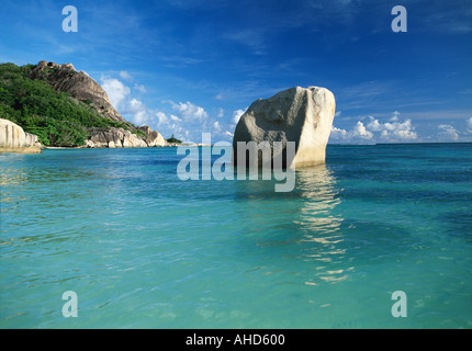 Indischer Ozean, Seychellen, La Digue Island, Anse Source d Argent Beach, Granitblock Stockfoto