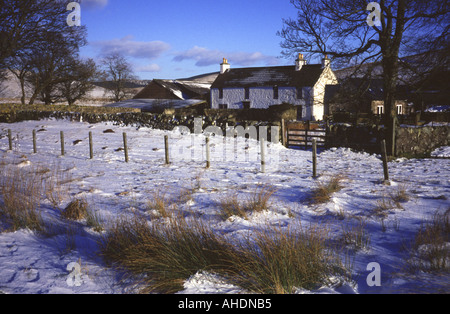 Glenquey Bauernhof im Winter, Glen Devon, Perth und Kinross, Schottland, Großbritannien. Stockfoto