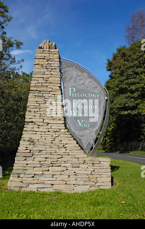 Ein Willkommen in Pitlochry Zeichen auf dem Outskirks Ansatz der Stadt Stockfoto