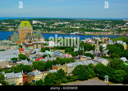 Luftaufnahme von Quebec Stadt, den Hafen und Levi über den St. Lawrence River von Dach des Hilton-Hotels. Stockfoto