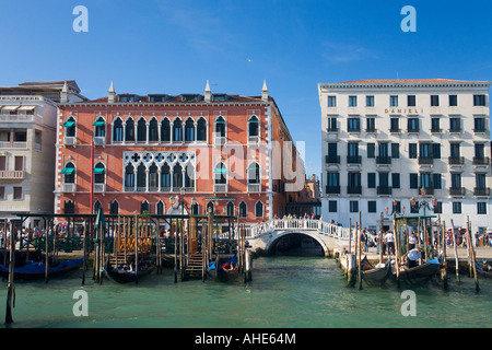 Hotel Danieli Danieli auf Riva Degli Schiavoni auf Canal im Sommersonne mit blauem Himmel Venedig Veneto Italien Europa Stockfoto