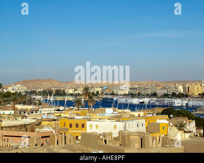 Die Dächer von Elephantine Insel auf der Corniche in Assuan Stockfoto