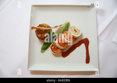 Gehobene Küche; Hähnchen-Mousse, Hors d'œuvre an eine Lebensmittelmesse Stockfoto