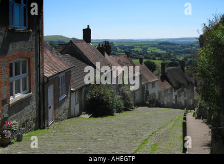 Gold Hill Shaftsbury Dorset UK steilen Hügel in der Hovis TV-Spot, hügelige Felder hinter den Hütten angezeigt werden verwendet Stockfoto