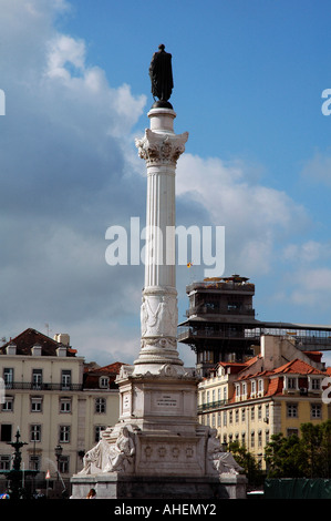 Statue von Don Pedro IV auf dem Don Pedro Platz auch als Rossio im pombalinischen Innenstadt von Lissabon Portugal Stockfoto