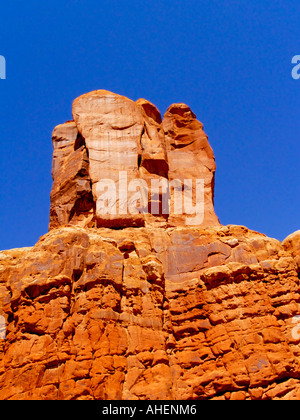 Massiven roten Felsformationen im Sommer im Arches National Monument im Südosten von Utah Stockfoto