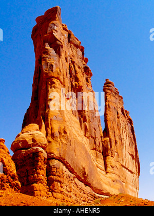 Massiven roten Felsformationen im Sommer im Arches National Monument im Südosten von Utah Stockfoto