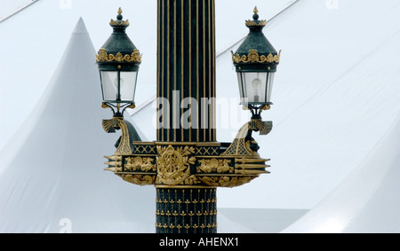 Paris-verzierten Laternenpfahl Beleuchtung der Place De La Concorde Frankreich Stockfoto